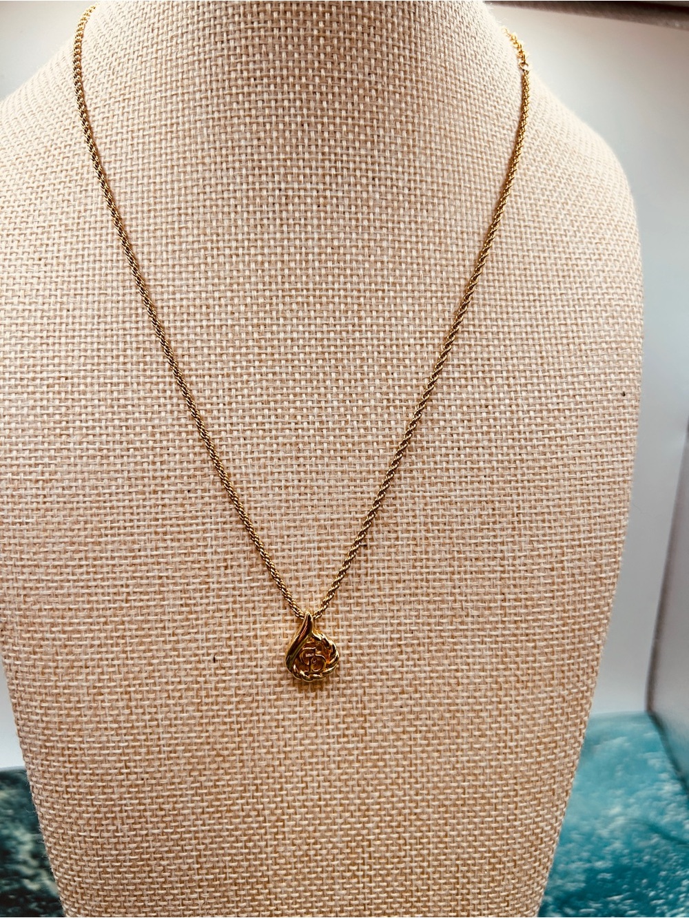 Christian Dior authentic vintage Teardrop Pendant Necklace 1980’s VGC